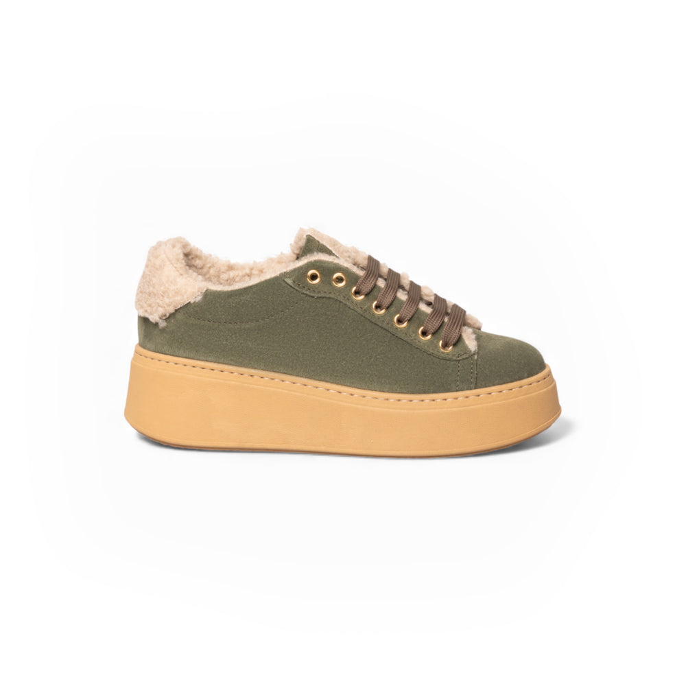 Sneaker platform in suede verde oliva con interno shearling – Verde ART.27
