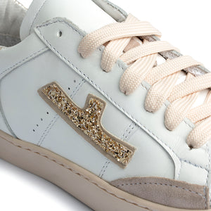 Sneaker in pelle bianca con dettagli glitter oro Donna