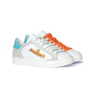 Sneaker in pelle bianca con dettagli e lacci oro e azzurro Donna