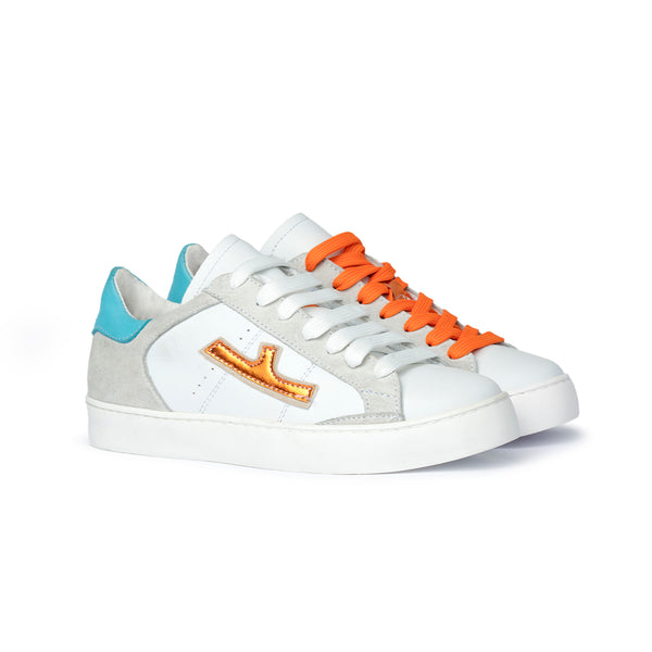 Sneaker in pelle bianca con dettagli e lacci oro e azzurro Donna