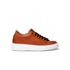 Sneaker in Pelle Cuoio con Suola Bianca – Cuoio