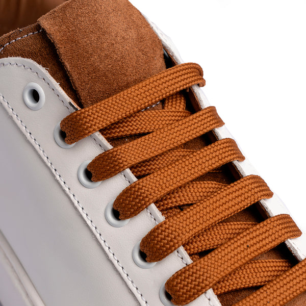 Sneaker in Pelle Bianca e Camoscio Cuoio con Suola Bianca – Bianco/Cuoio
