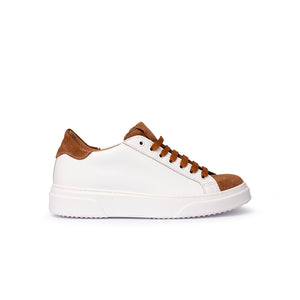 Sneaker in Pelle Bianca e Camoscio Cuoio con Suola Bianca – Bianco/Cuoio