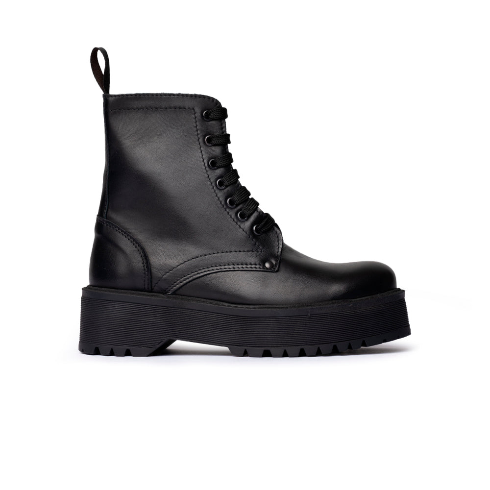 Stivaletto stringato con suola platform in pelle nera
