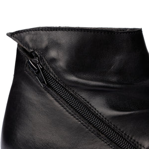 Stivaletto con zip laterale obliqua in pelle nera