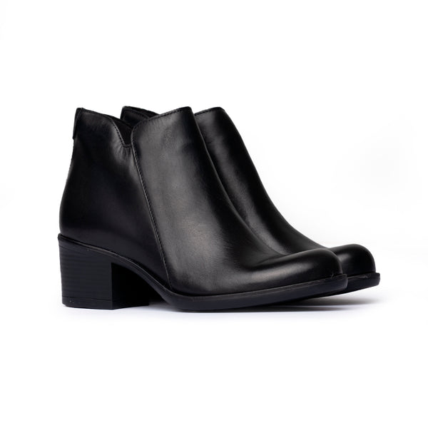 Stivaletto con scollo a V e tacco medio - Nero