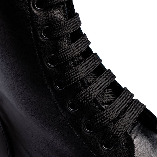 Stivaletto stringato con linguetta posteriore - Nero