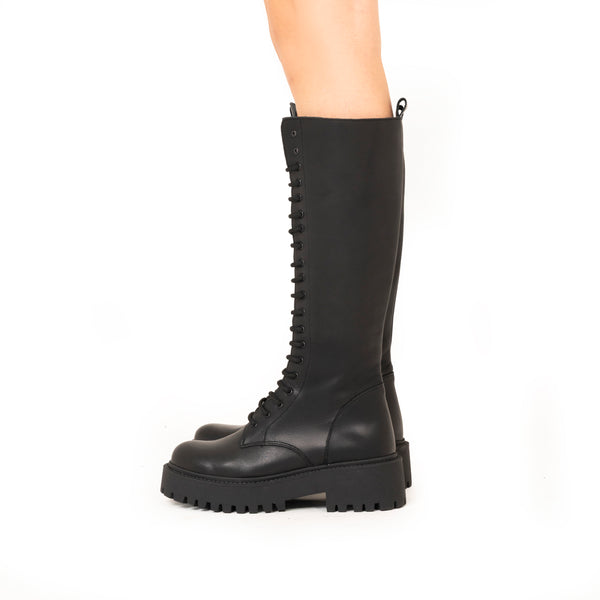 Stivali Alti con Allacciatura Frontale – Nero ART1529